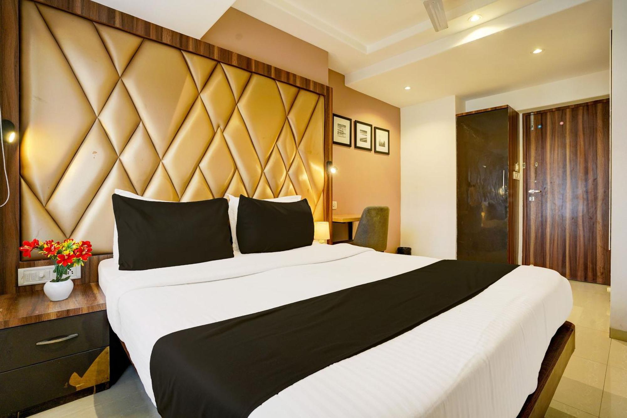 Super Hotel O Mumbai Central Formerly Park Palace Екстериор снимка