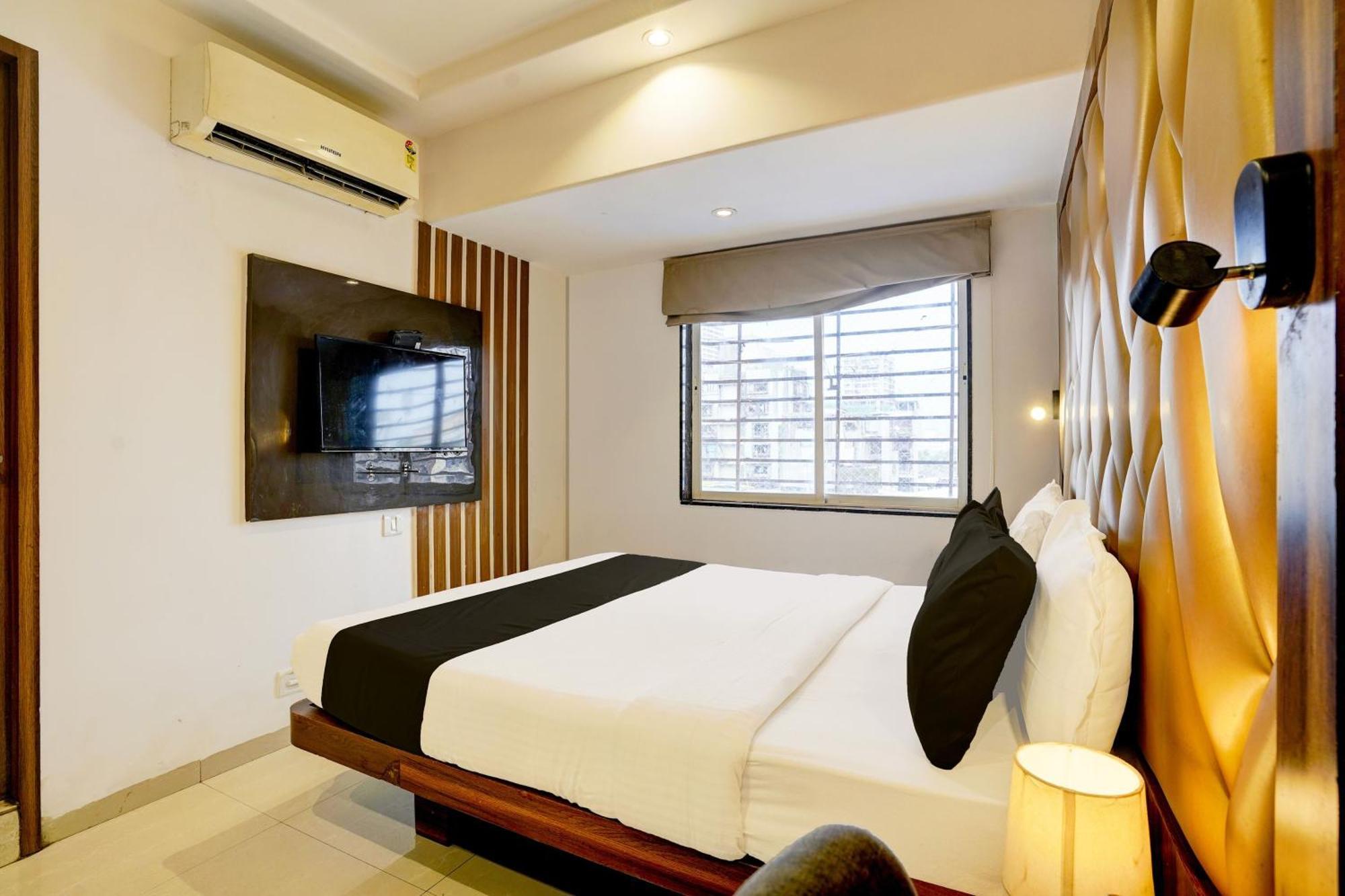 Super Hotel O Mumbai Central Formerly Park Palace Екстериор снимка