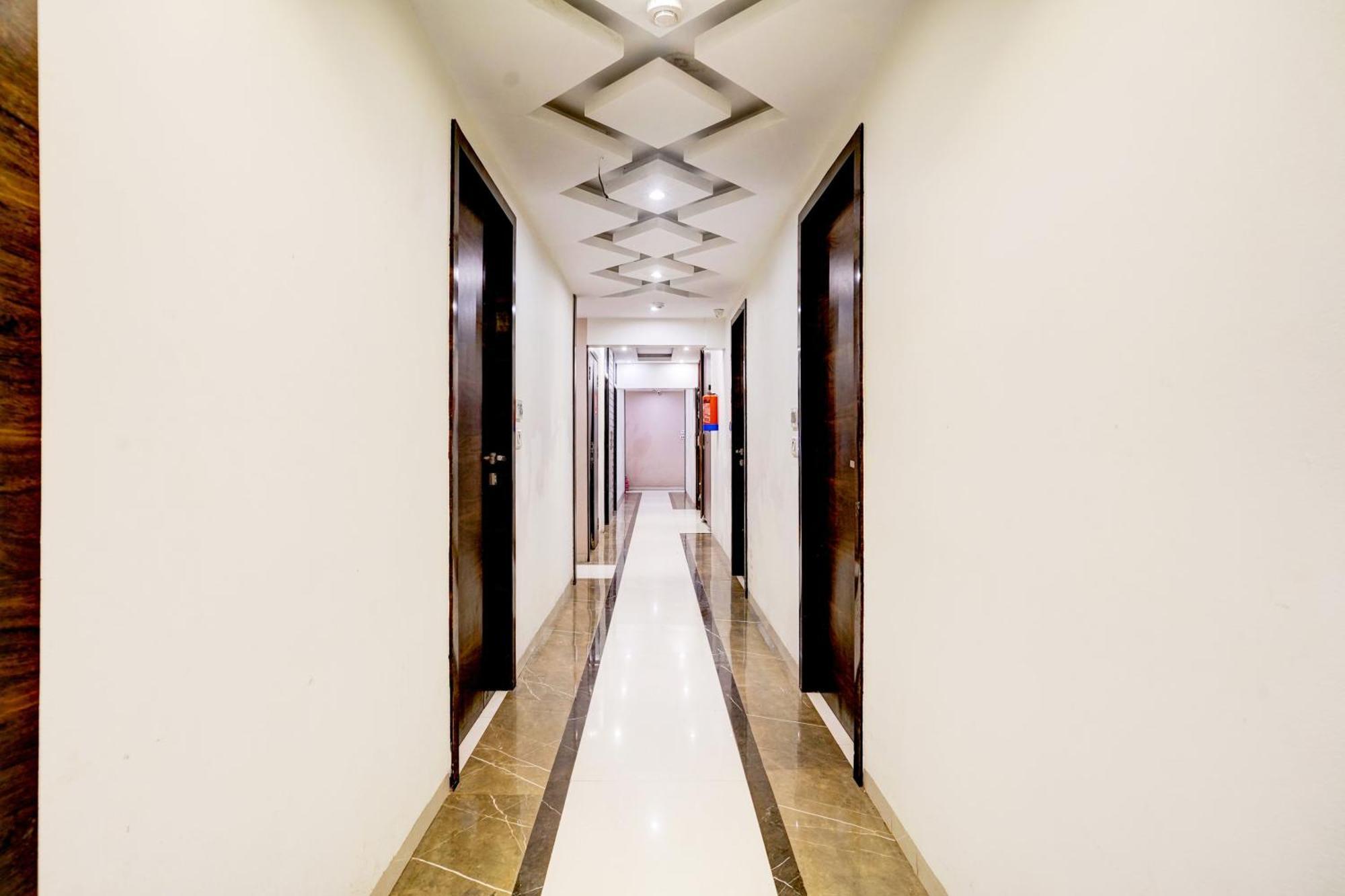 Super Hotel O Mumbai Central Formerly Park Palace Екстериор снимка